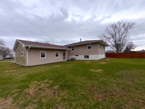 Tiny photo for 1108 N 1st Avenue, Canton, IL 61520 (MLS # 12595656)