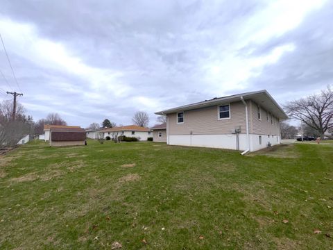 Tiny photo for 1108 N 1st Avenue, Canton, IL 61520 (MLS # 12595656)