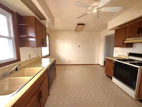 Tiny photo for 1108 N 1st Avenue, Canton, IL 61520 (MLS # 12595656)