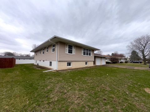 Tiny photo for 1108 N 1st Avenue, Canton, IL 61520 (MLS # 12595656)