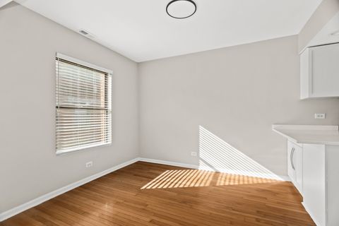 Tiny photo for 4525 S Drexel Boulevard #3W, Chicago, IL 60653 (MLS # 12571449)