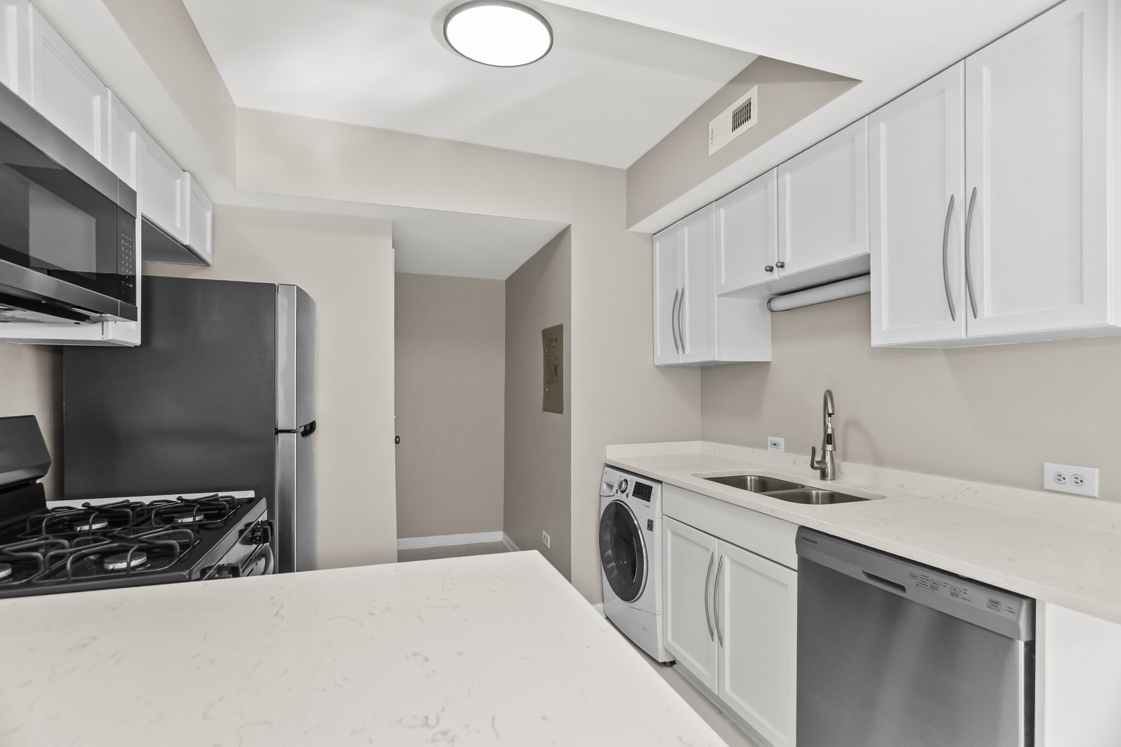 4525 S Drexel Boulevard 3W