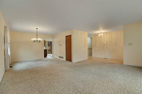 Tiny photo for 1608 N Leonard Avenue, McHenry, IL 60050 (MLS # 12544587)