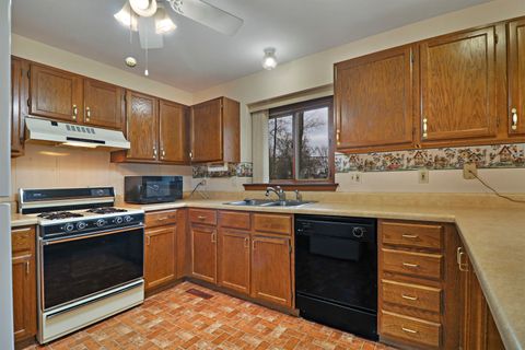 Tiny photo for 1608 N Leonard Avenue, McHenry, IL 60050 (MLS # 12544587)