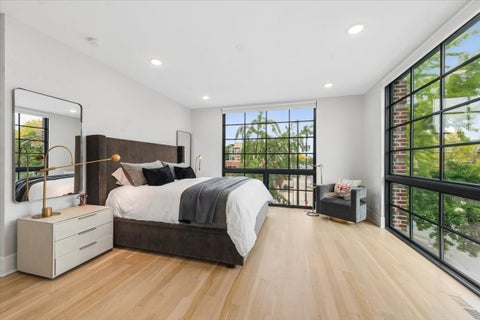 Tiny photo for 559 W Armitage Avenue, Chicago, IL 60614 (MLS # 12784930)