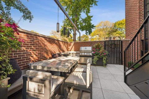 Tiny photo for 559 W Armitage Avenue, Chicago, IL 60614 (MLS # 12784930)