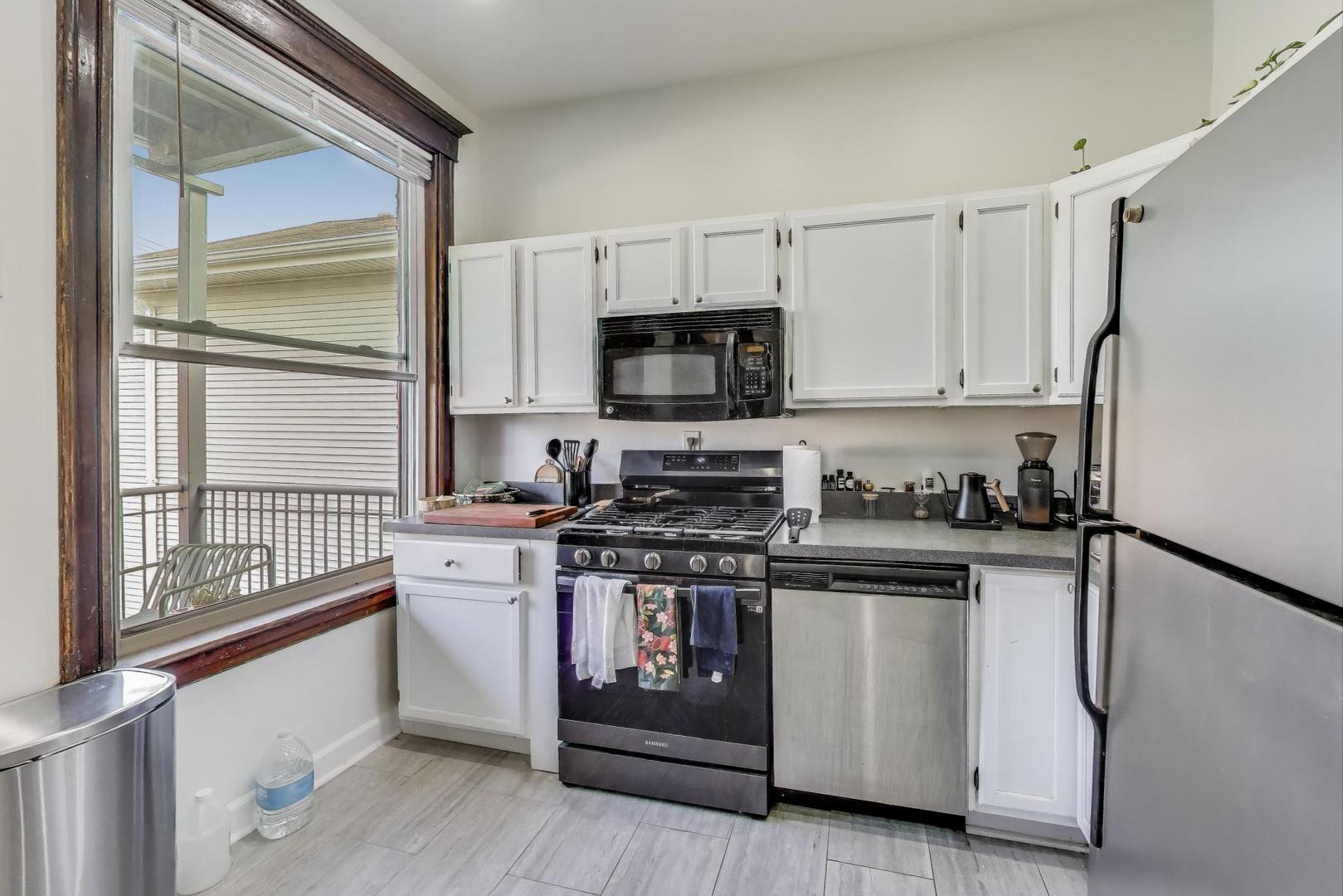 3621 N Ravenswood Avenue