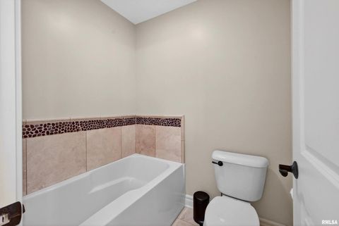 Tiny photo for 9 COBBLESTONE Lane, Le Claire, IA 52753 (MLS # QC4269689)