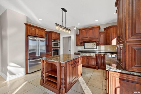 Tiny photo for 9 COBBLESTONE Lane, Le Claire, IA 52753 (MLS # QC4269689)