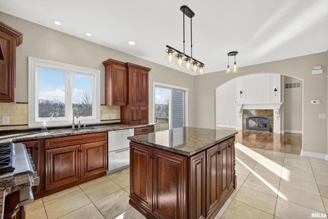 Tiny photo for 9 COBBLESTONE Lane, Le Claire, IA 52753 (MLS # QC4269689)