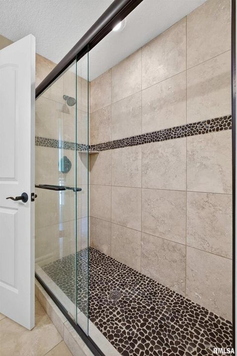 Tiny photo for 9 COBBLESTONE Lane, Le Claire, IA 52753 (MLS # QC4269689)