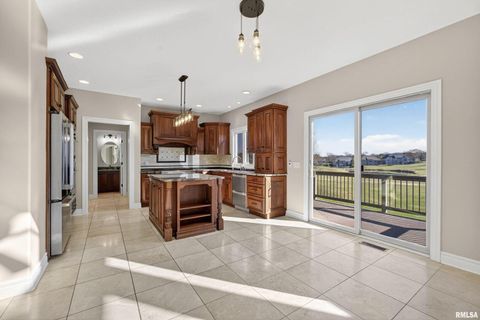 Tiny photo for 9 COBBLESTONE Lane, Le Claire, IA 52753 (MLS # QC4269689)