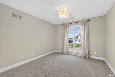 Tiny photo for 9 COBBLESTONE Lane, Le Claire, IA 52753 (MLS # QC4269689)