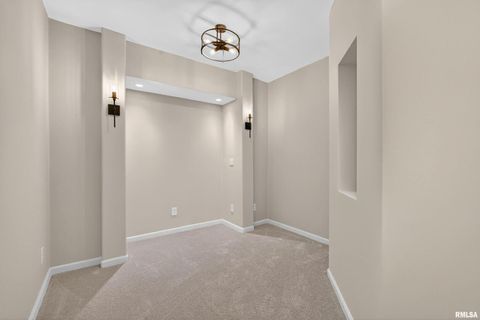 Tiny photo for 9 COBBLESTONE Lane, Le Claire, IA 52753 (MLS # QC4269689)