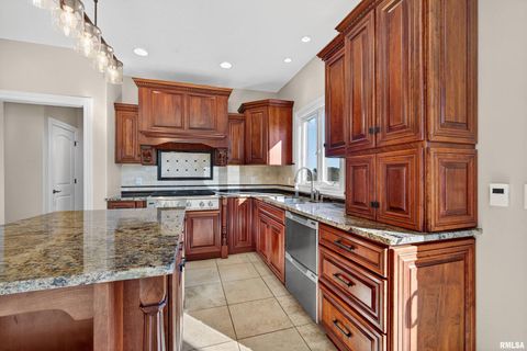 Tiny photo for 9 COBBLESTONE Lane, Le Claire, IA 52753 (MLS # QC4269689)