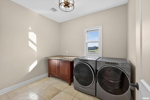 Tiny photo for 9 COBBLESTONE Lane, Le Claire, IA 52753 (MLS # QC4269689)