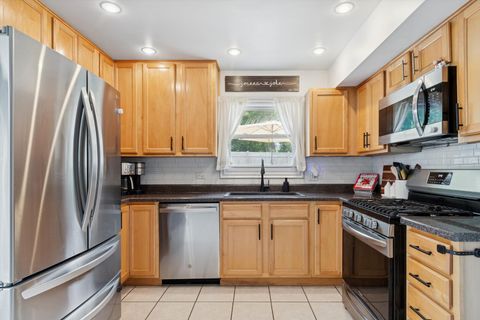 Tiny photo for 815 Woodside Drive, Roselle, IL 60172 (MLS # 12469491)