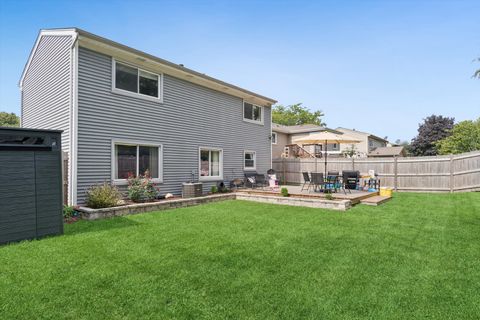 Tiny photo for 815 Woodside Drive, Roselle, IL 60172 (MLS # 12469491)