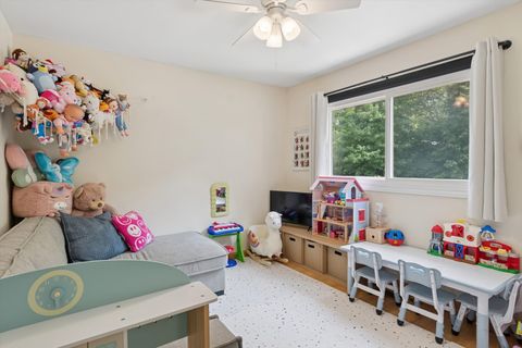 Tiny photo for 815 Woodside Drive, Roselle, IL 60172 (MLS # 12469491)