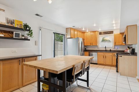 Tiny photo for 815 Woodside Drive, Roselle, IL 60172 (MLS # 12469491)