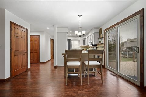 Tiny photo for 404 Lake Shore Circle, Bloomington, IL 61704 (MLS # 12537970)