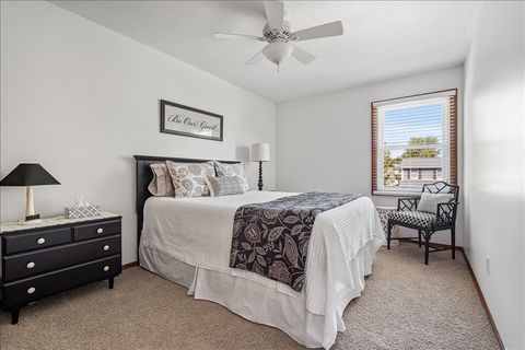 Tiny photo for 404 Lake Shore Circle, Bloomington, IL 61704 (MLS # 12537970)