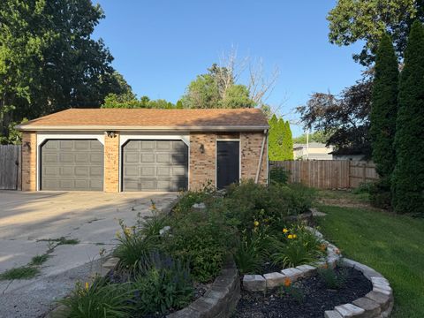 Tiny photo for 1500 Tonti Street, Lasalle, IL 61301 (MLS # 12691418)