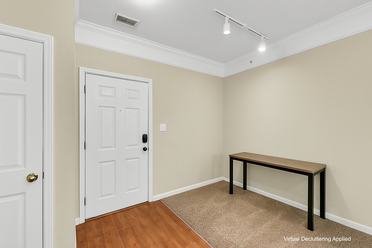 1901 N Lincoln Avenue 201
