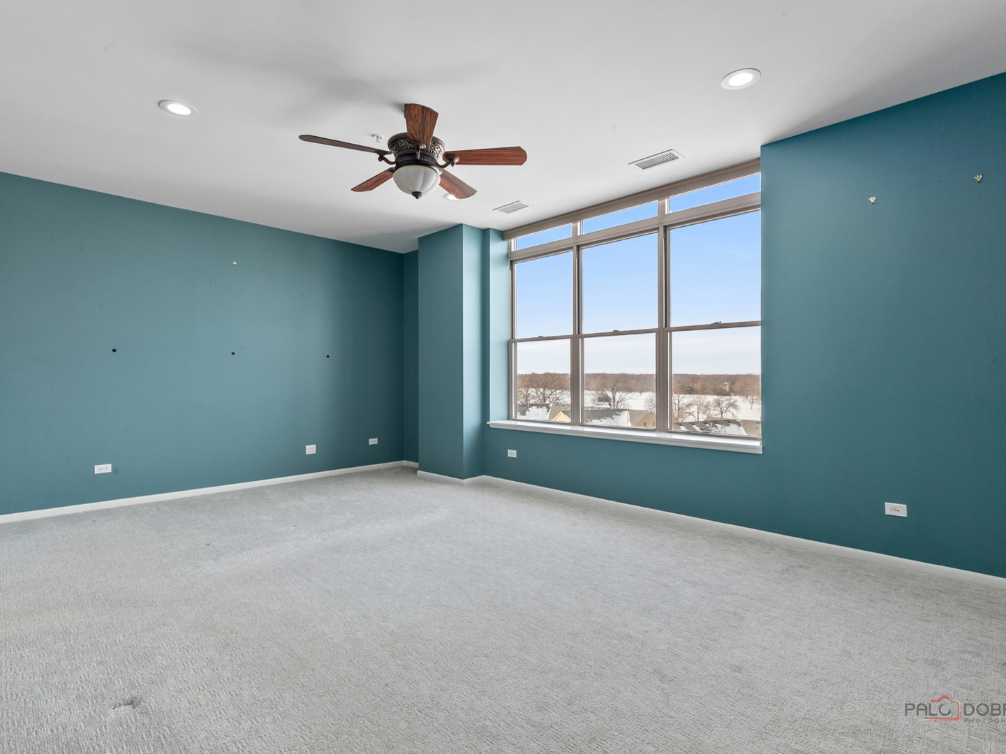 Highland Park, Illinois 60035, United States, 2 Bedrooms Bedrooms, ,Residential,Active,248325