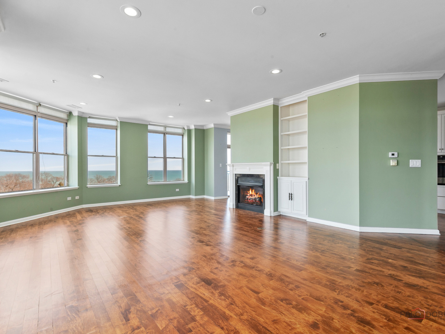 Highland Park, Illinois 60035, United States, 2 Bedrooms Bedrooms, ,Residential,Active,248325