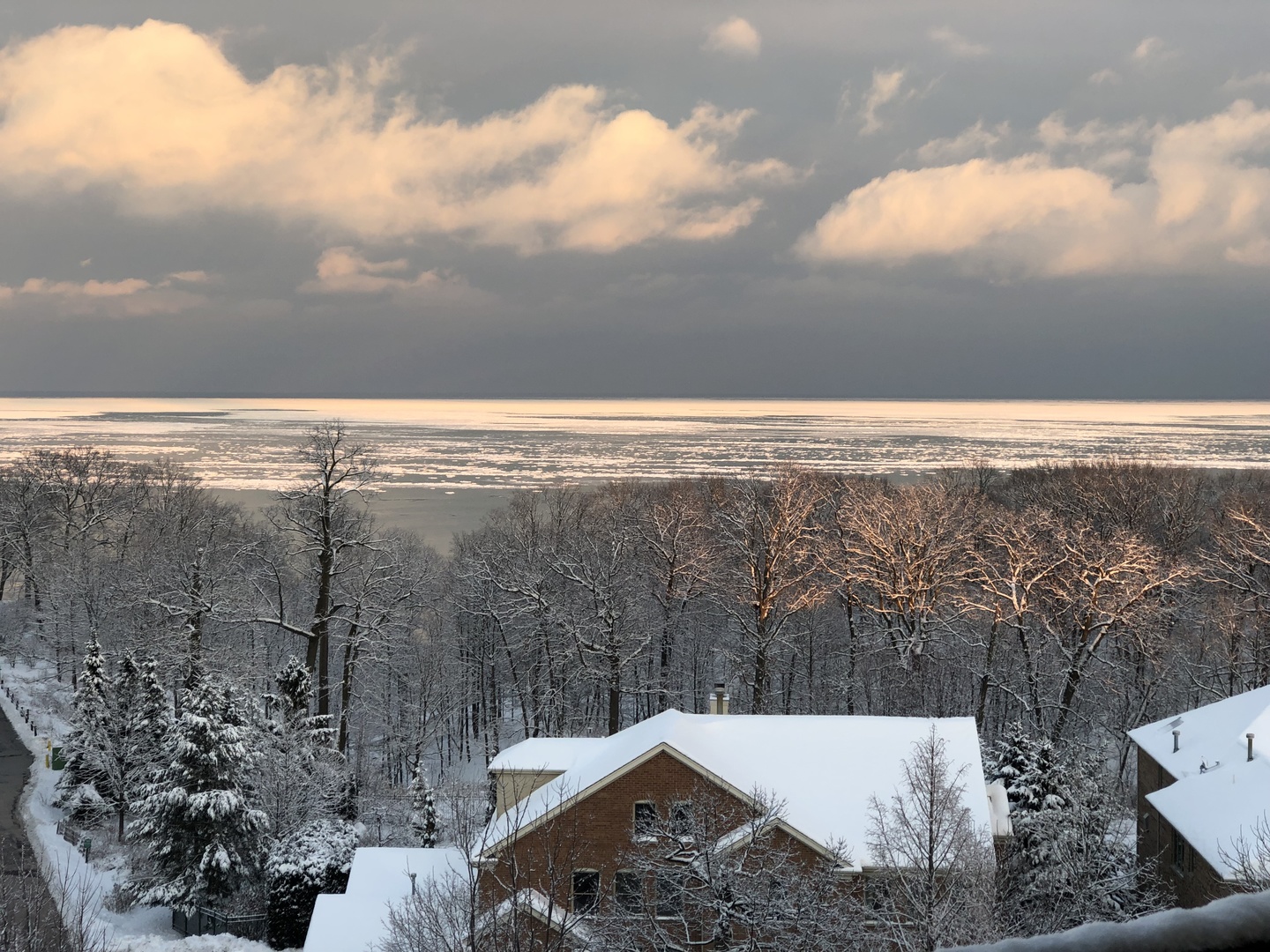 Highland Park, Illinois 60035, United States, 2 Bedrooms Bedrooms, ,Residential,Active,248325