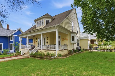 821 Larkin Avenue, Elgin, IL 60123 - #: 12637435