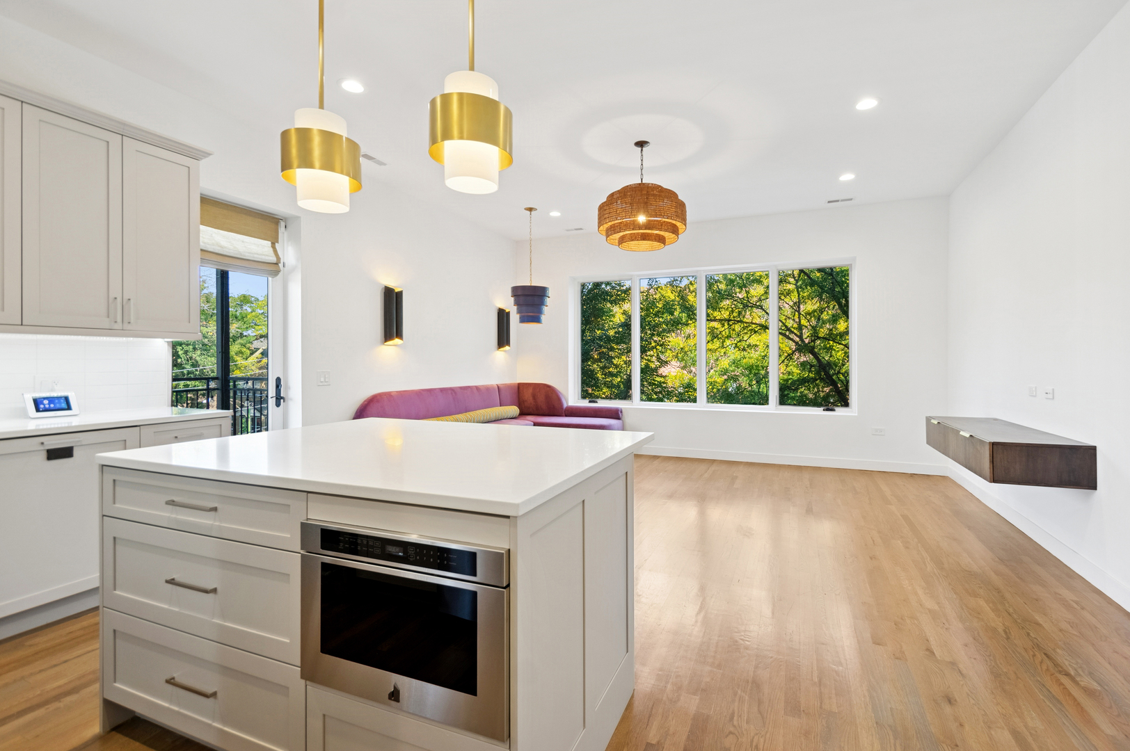 2505 W Carmen Avenue 303