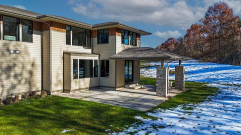 Tiny photo for 885 N 100 W, Valparaiso, IN 46385 (MLS # 12571773)