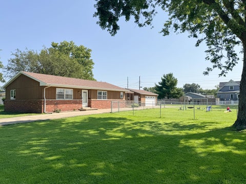Photo of 1919 S Jefferson Street, Tilton, IL 61833 (MLS # 12742345)