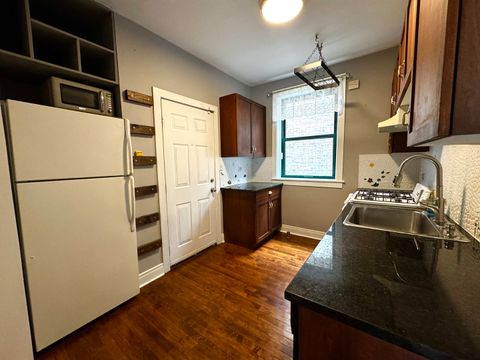Tiny photo for 7031 N Sheridan Road #2E, Chicago, IL 60626 (MLS # 12615217)