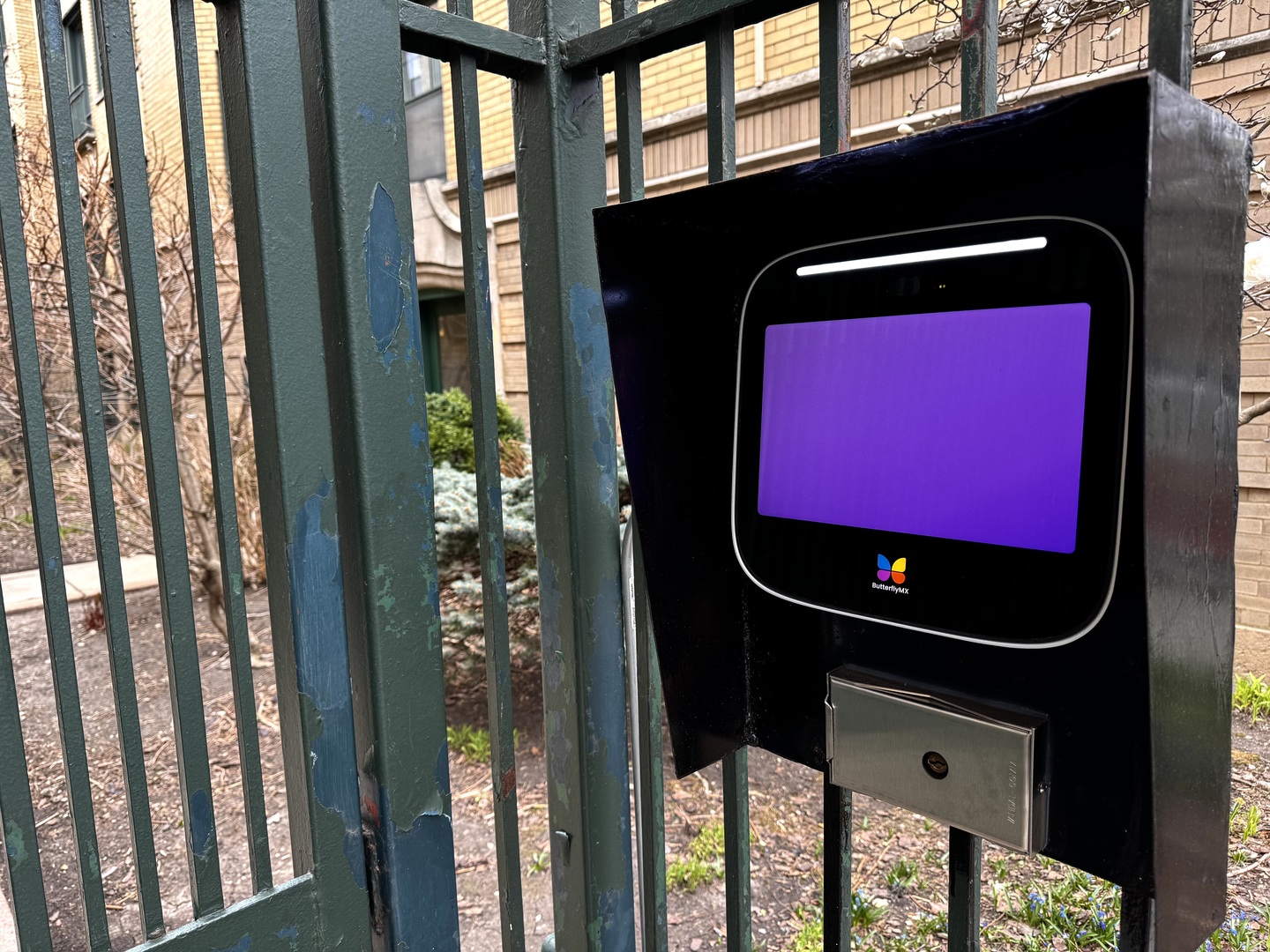 7031 N Sheridan Road 2E