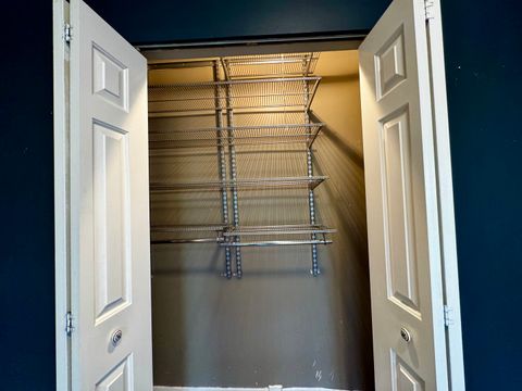 Tiny photo for 7031 N Sheridan Road #2E, Chicago, IL 60626 (MLS # 12615217)