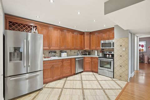 Tiny photo for 9708 S NOTTINGHAM Avenue #9, Chicago Ridge, IL 60415 (MLS # 12502366)