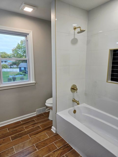 Tiny photo for 27 S Canterbury Road, Aurora, IL 60506 (MLS # 12502789)