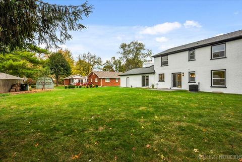 Tiny photo for 27 S Canterbury Road, Aurora, IL 60506 (MLS # 12502789)