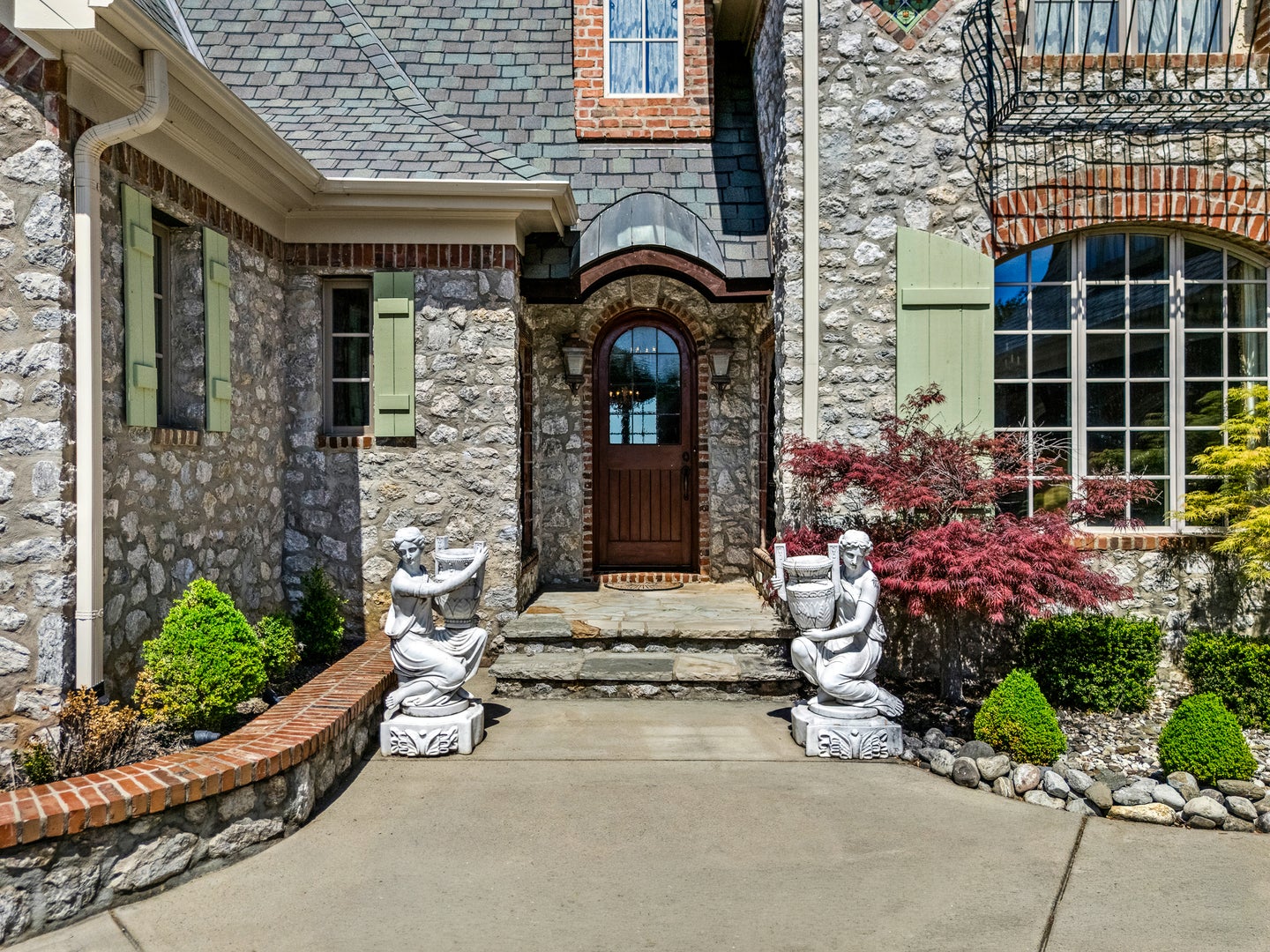 331 Ivy Arbor Circle