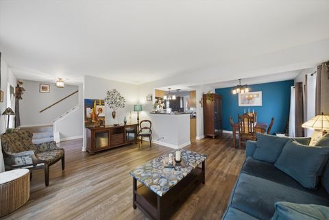 Tiny photo for 2482 Hedge Row Drive, Aurora, IL 60502 (MLS # 12500975)