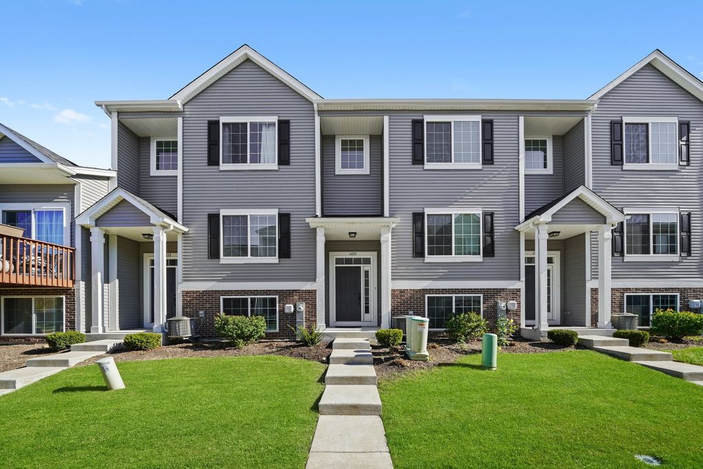 Photo for 1455 Manning Avenue, Montgomery, IL 60538 (MLS # 12505515)