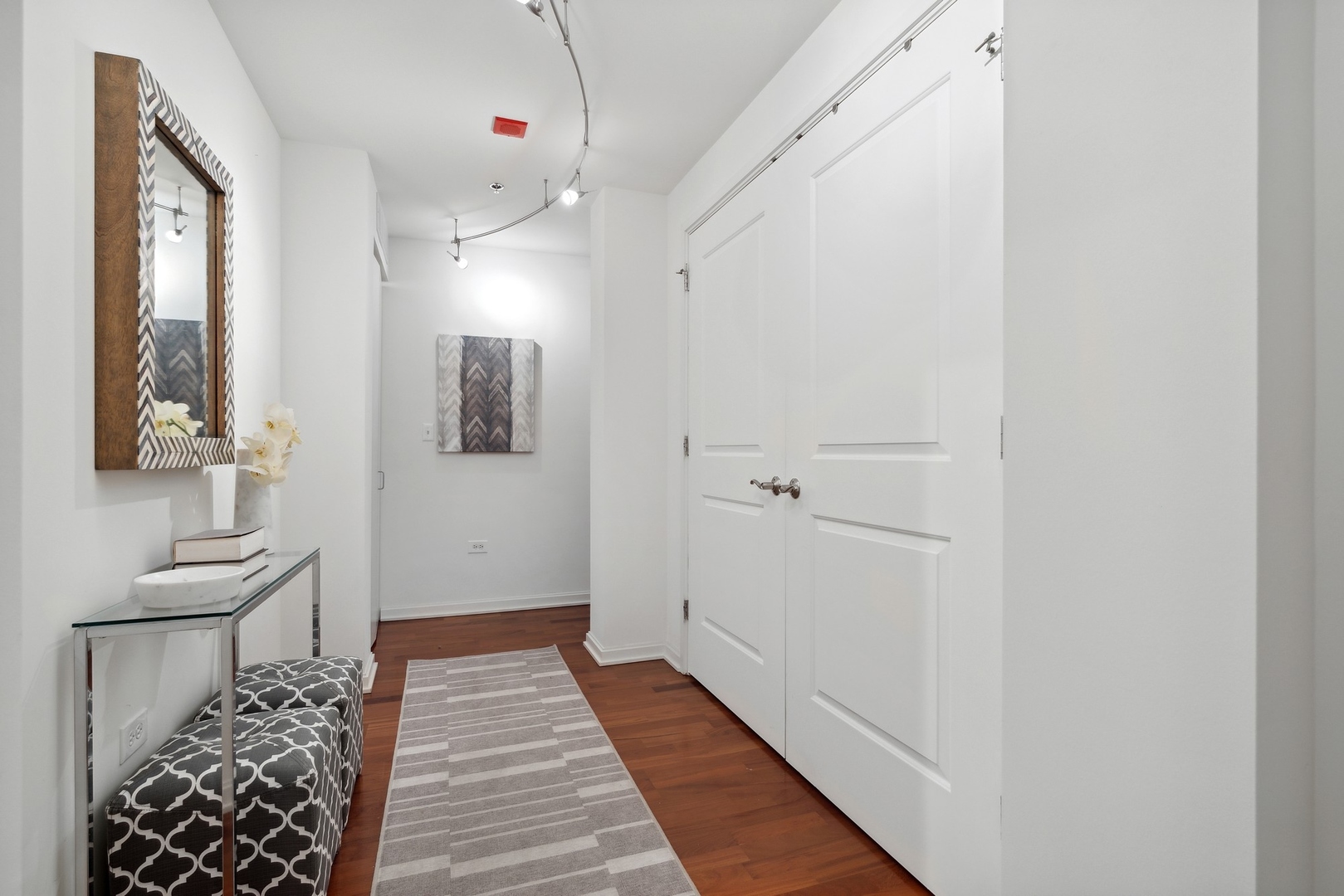 160 E ILLINOIS Street 2006