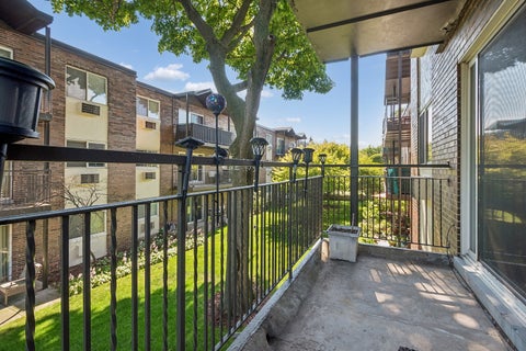 Tiny photo for 6359 N Ridge Avenue #206, Chicago, IL 60660 (MLS # 12703690)
