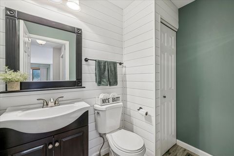 Tiny photo for 6 Morningside Court, Lake In The Hills, IL 60156 (MLS # 12546450)