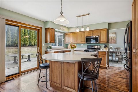 Tiny photo for 6 Morningside Court, Lake In The Hills, IL 60156 (MLS # 12546450)