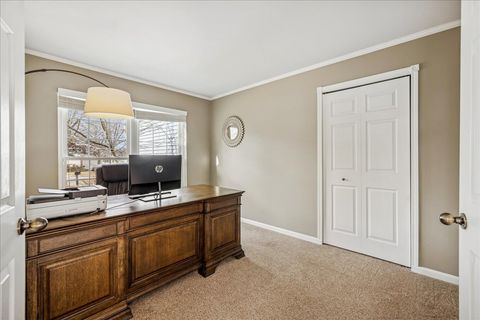 Tiny photo for 6 Morningside Court, Lake In The Hills, IL 60156 (MLS # 12546450)