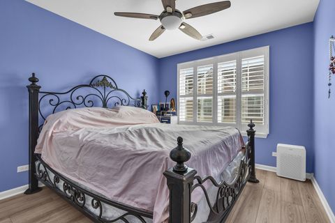 Tiny photo for 843 Lexington Circle E, Des Plaines, IL 60016 (MLS # 12488341)